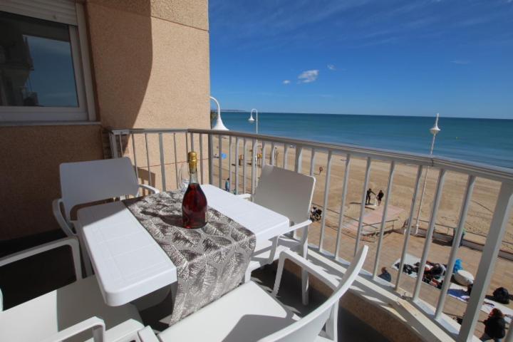 Apartamento Primera Linea Playa Centro De Guardamar Appartement Guardamar del Segura Buitenkant foto